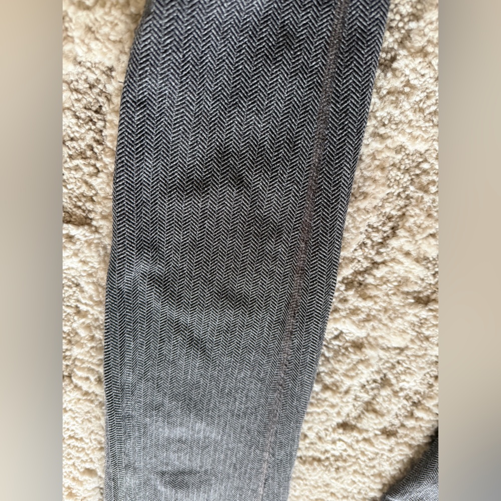 Athleta Gray Herringbone pattern/textured Leggings - image 3